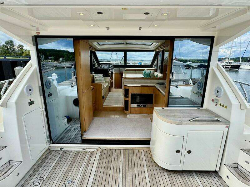 2016 Absolute 45 Sport Yacht