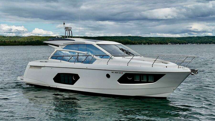 2016 Absolute 45 Sport Yacht