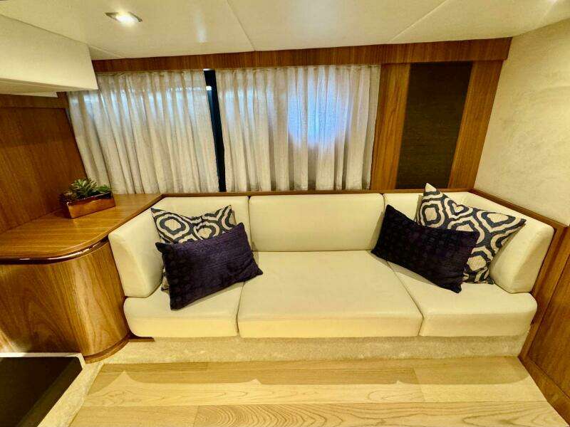 2016 Absolute 45 Sport Yacht