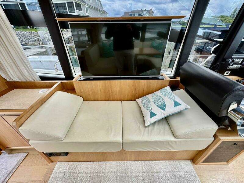 2016 Absolute 45 Sport Yacht