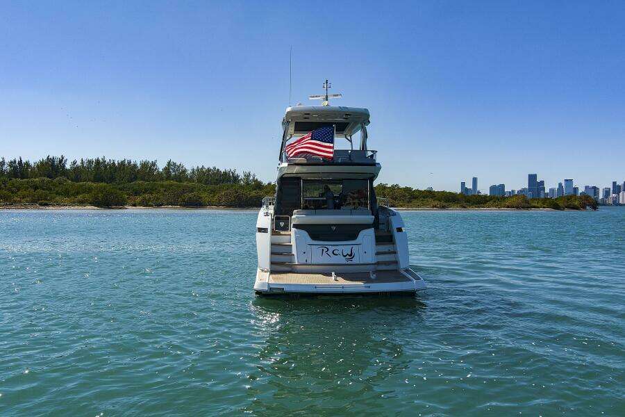 2021 Fairline Squadron 68