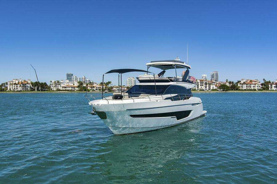 2021 Fairline Squadron 68