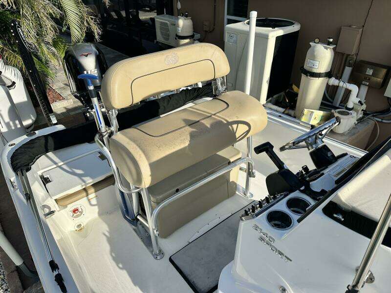 2020 NauticStar 2140 Sport Shallow Bay