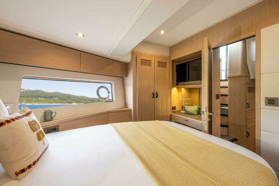 2026 Beneteau Swift Trawler 54