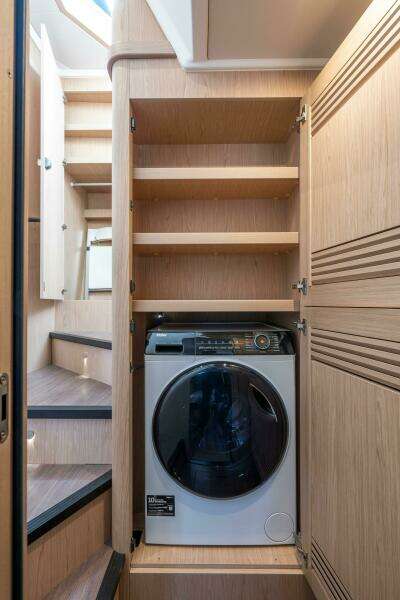 2026 Beneteau Swift Trawler 54