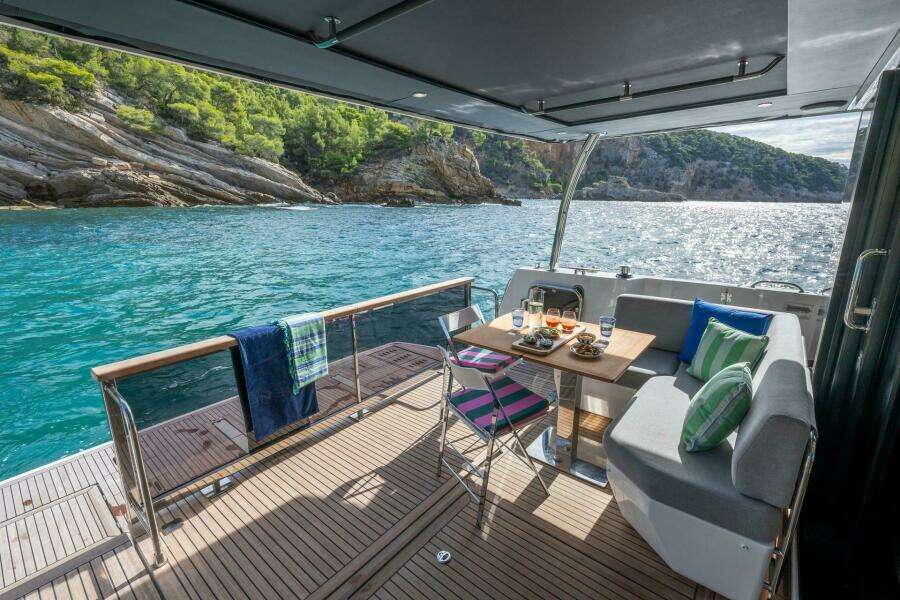 2026 Beneteau Swift Trawler 54