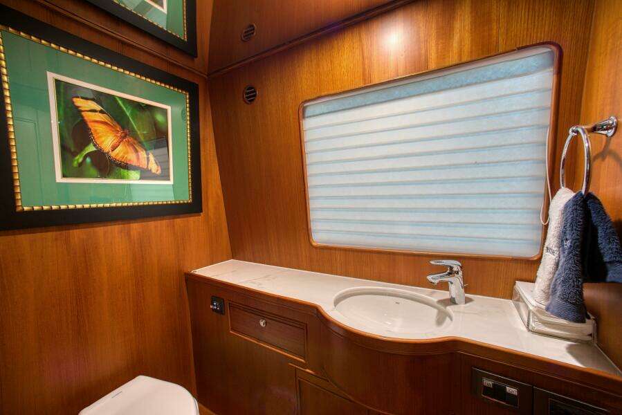 Command Bridge Day Head