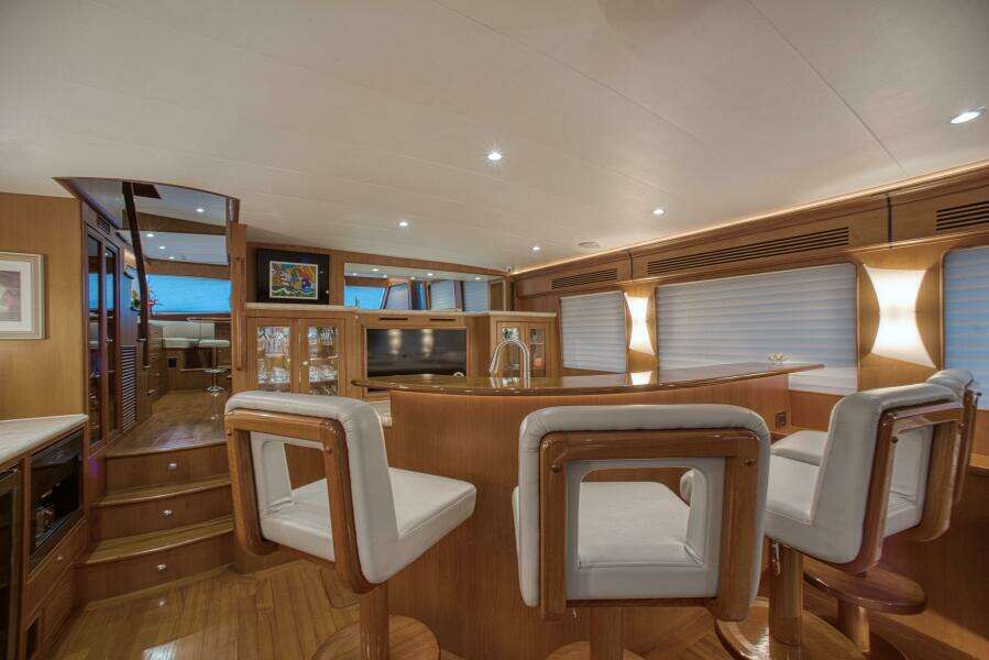 Salon Bar Looking Forward