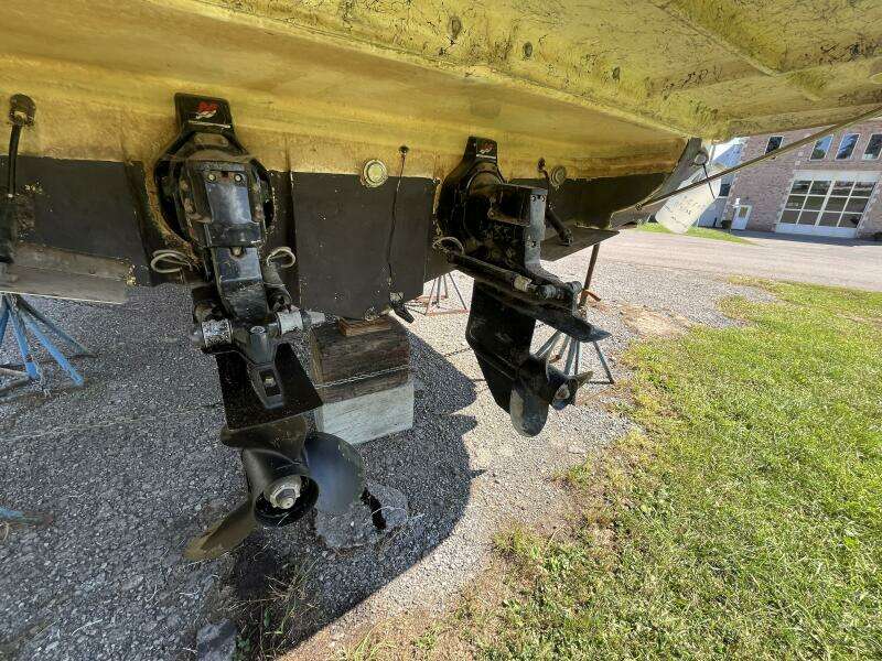 2000 Rinker Fiesta Vee 340