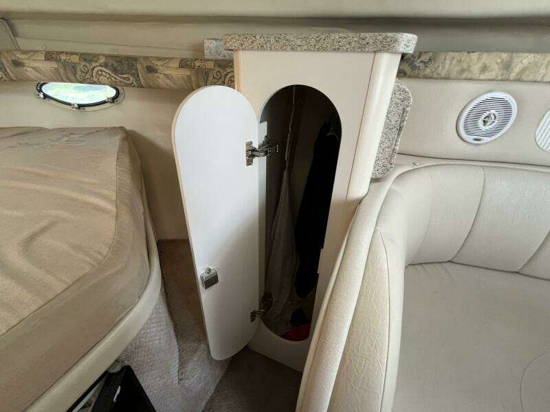 2000 Rinker Fiesta Vee 340