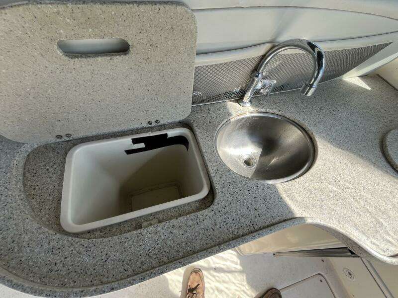 2000 Rinker Fiesta Vee 340