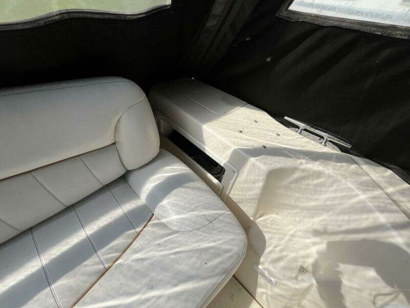 2000 Rinker Fiesta Vee 340