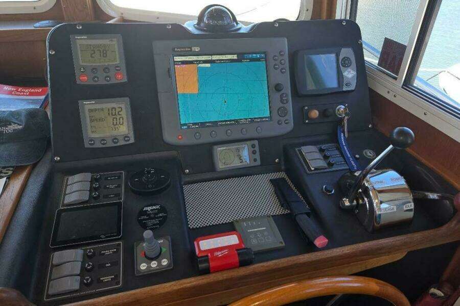 2005 American Tug 34 Pilothouse