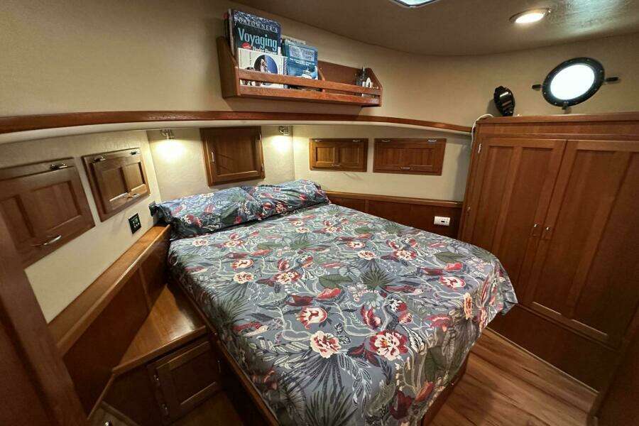 2005 American Tug 34 Pilothouse