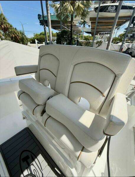 2021 Sea Hunt Ultra 234