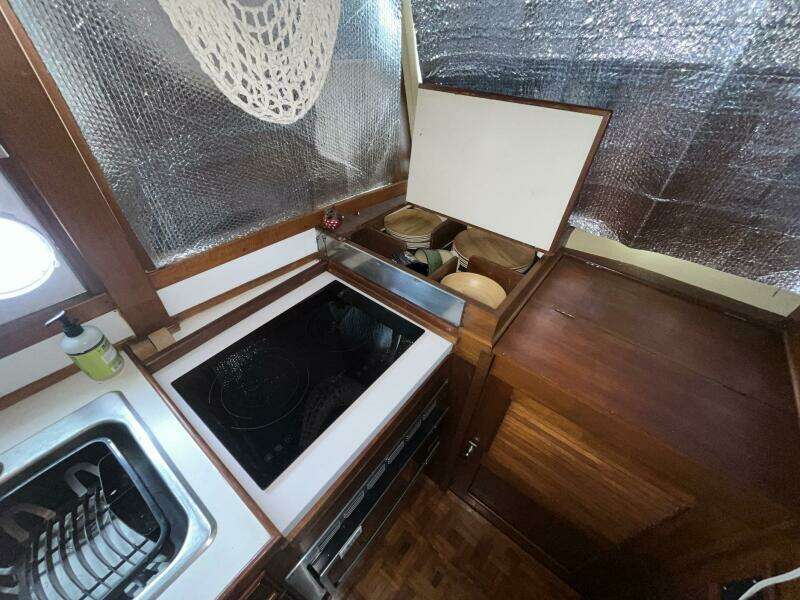 1979 Grand Banks 42 Classic