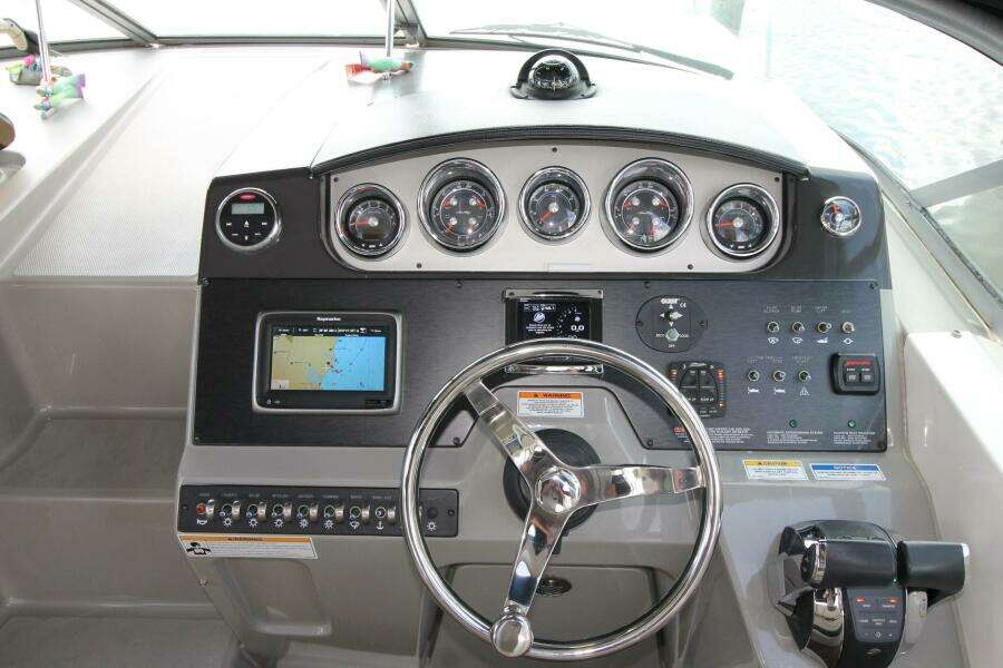 2015 Sea Ray 310 Sundancer