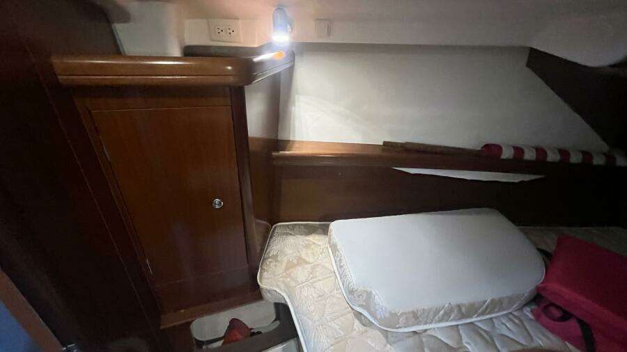 2006 Beneteau Oceanis 323