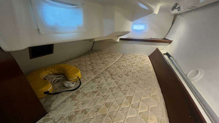 2006 Beneteau Oceanis 323