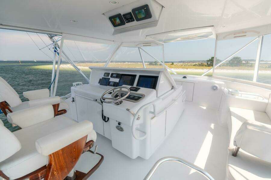 2008 Hatteras 60 Convertible  Helm 7