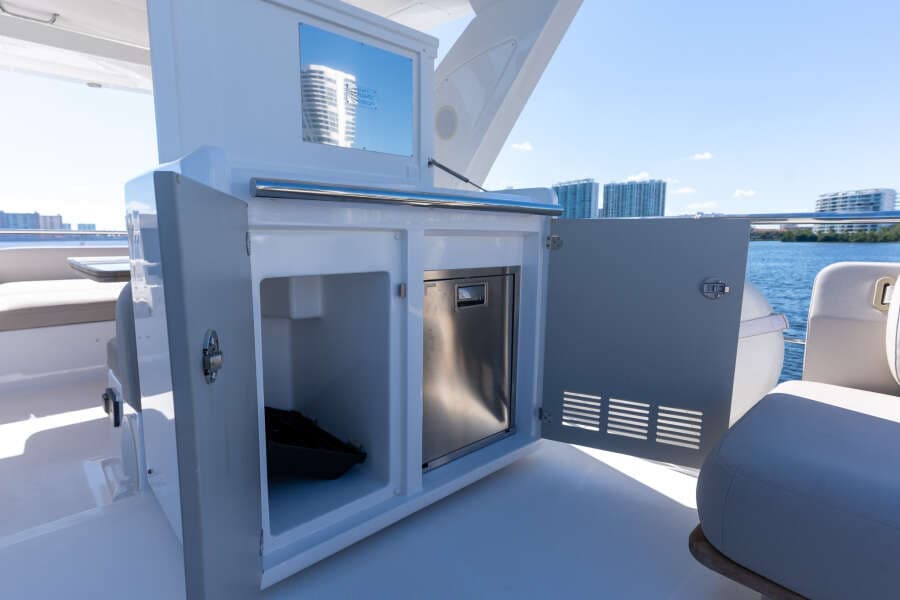 2022 Azimut 50 FLYBRIDGE