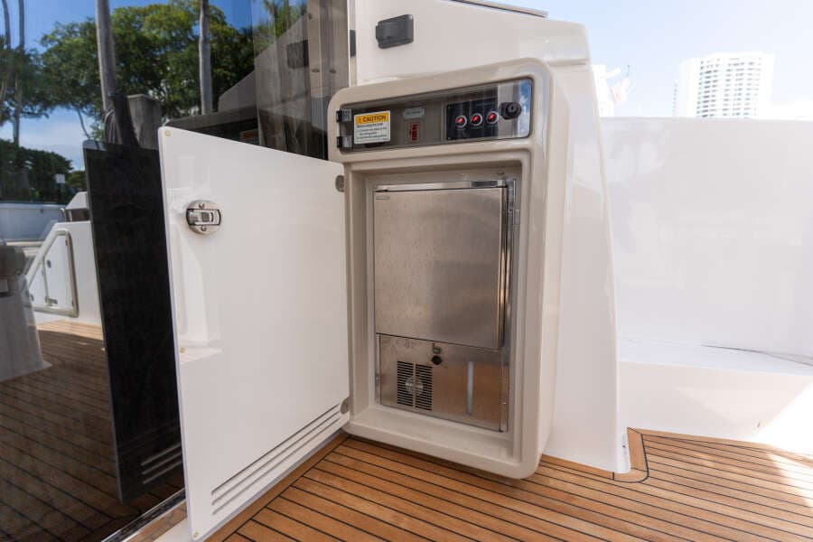 2022 Azimut 50 FLYBRIDGE