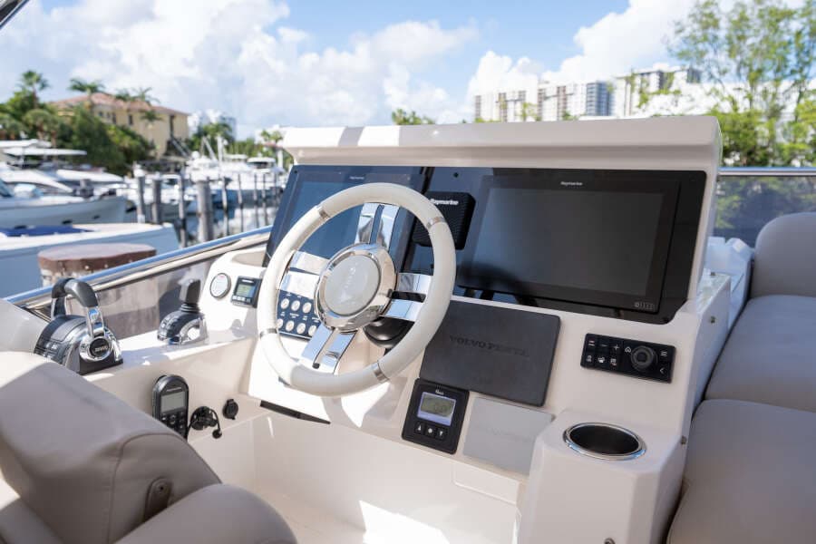 2022 Azimut 50 FLYBRIDGE