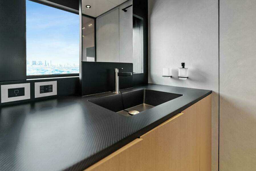 2025 Wally Wallywhy 100