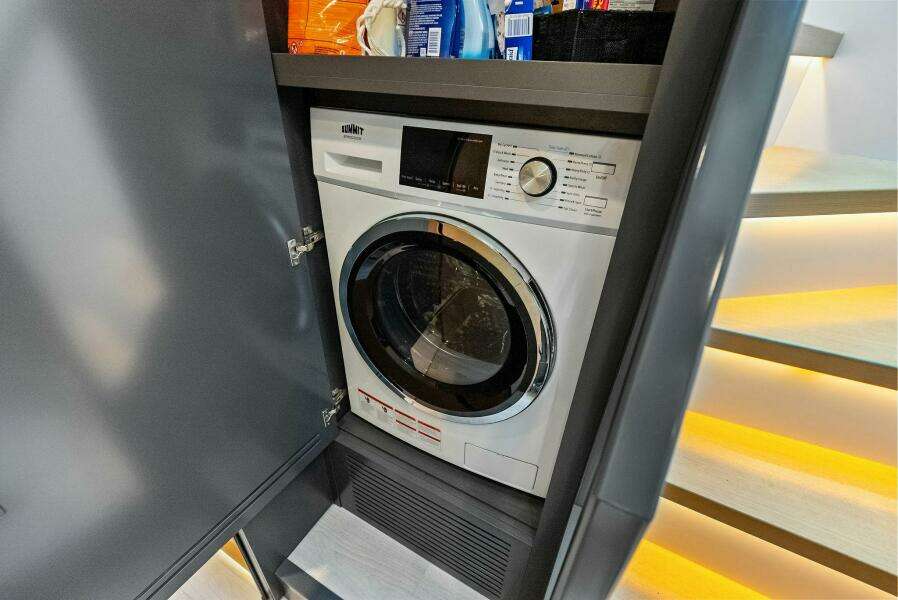 2025 Wally Wallywhy 100