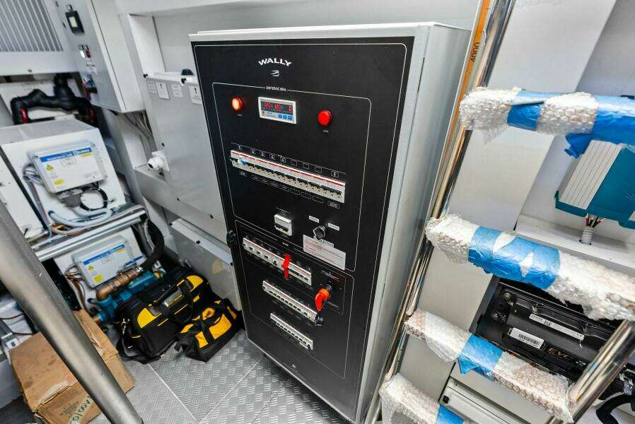 2025 Wally Wallywhy 100