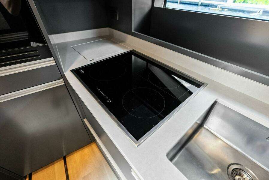 2025 Wally Wallywhy 100