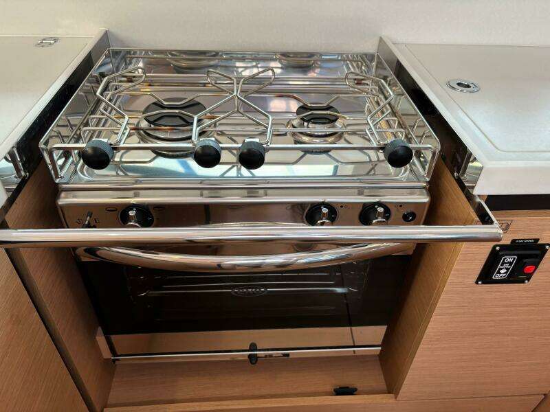 2021 Jeanneau Sun Odyssey 440