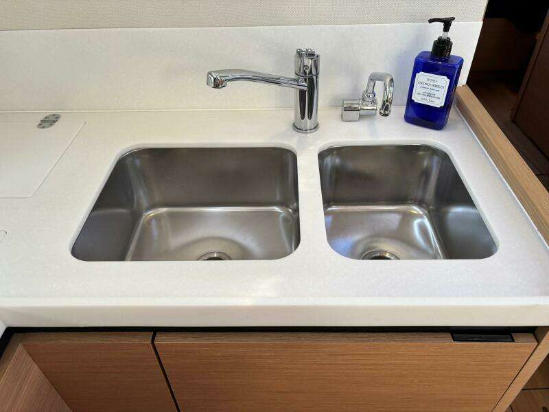 2021 Jeanneau Sun Odyssey 440