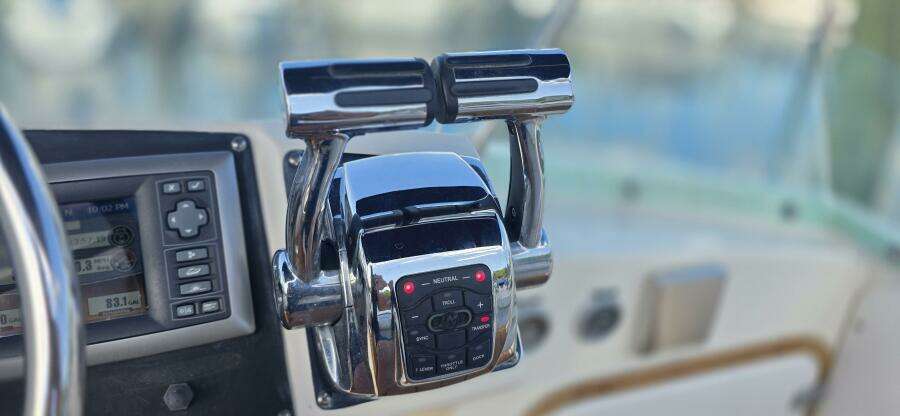 1983 Bertram 28 Flybridge