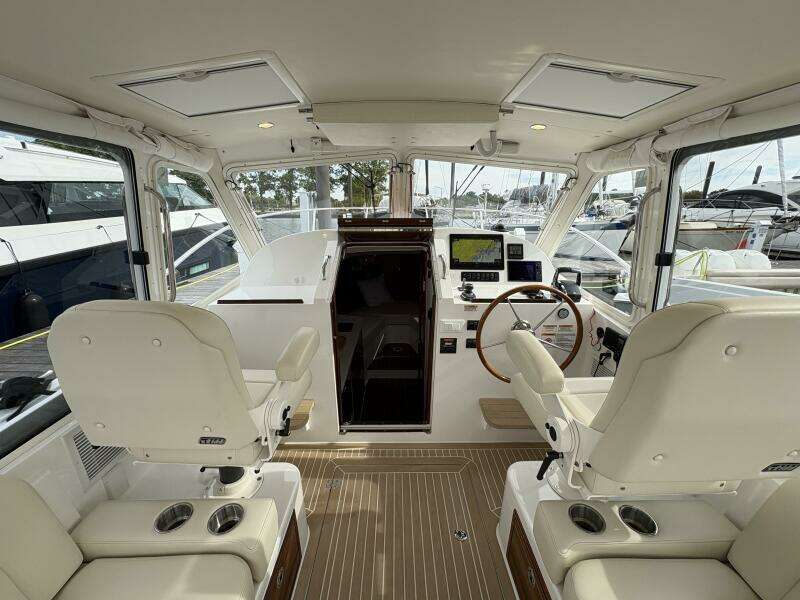 2023 MJM 35 companionway