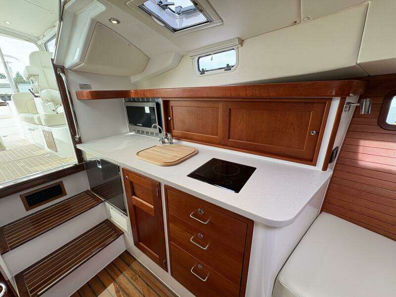 2023 MJM 35 galley