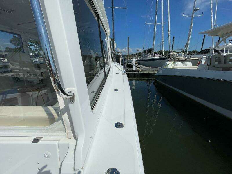 2023 MJM 35 starboard side walkaround