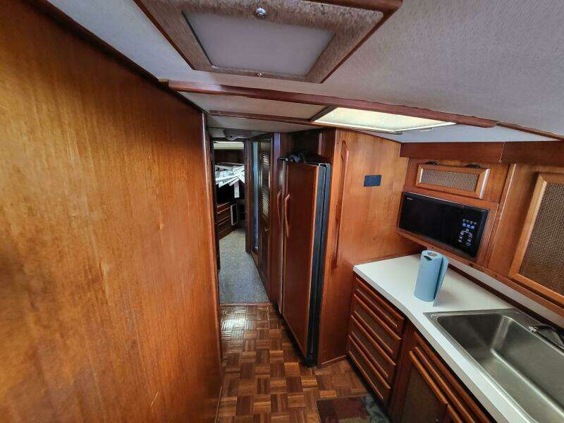 1984 Viking 46 Convertible