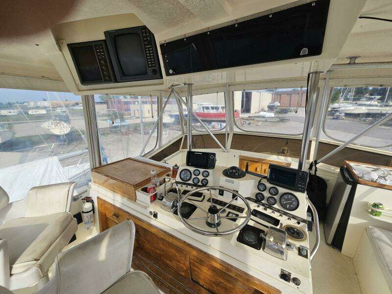 1984 Viking 46 Convertible