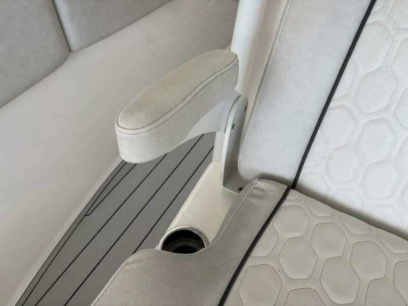 2021 Sea Fox 288 COMMANDER