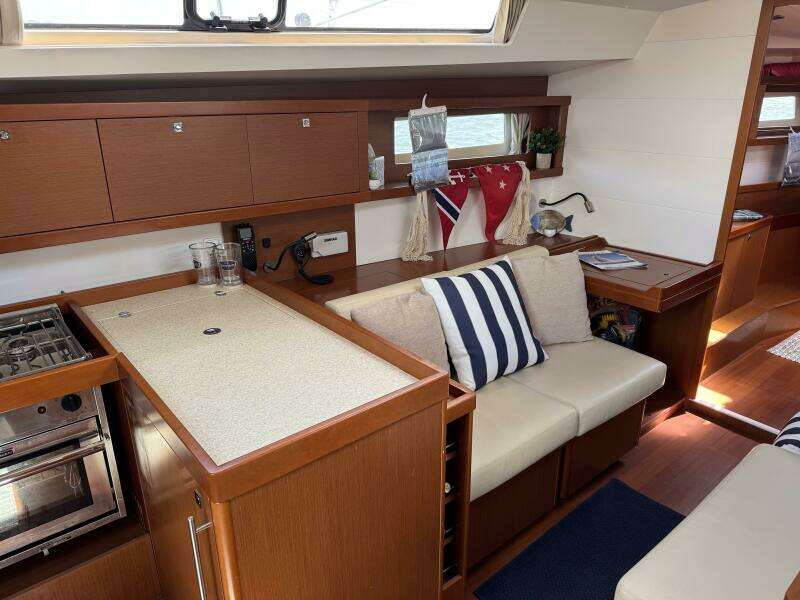 2013 Beneteau Oceanis 45
