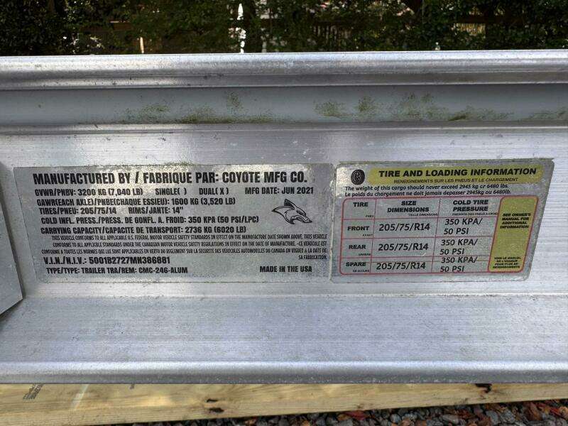 2021 Robalo 246 Cayman