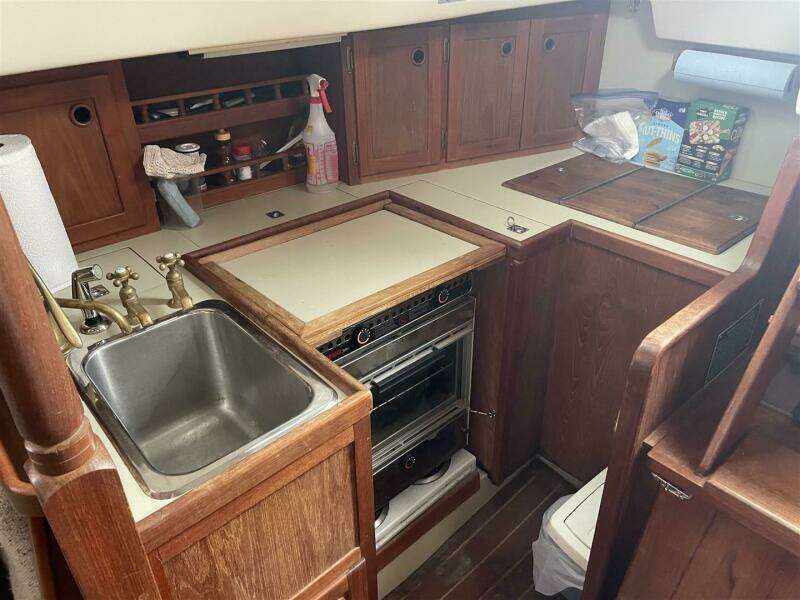 1989 Bayfield 36 Cutter