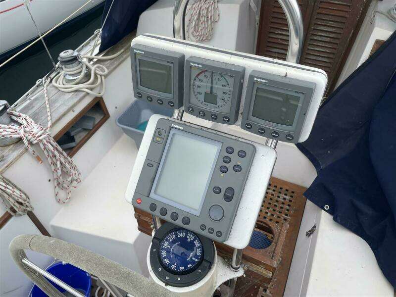 1989 Bayfield 36 Cutter