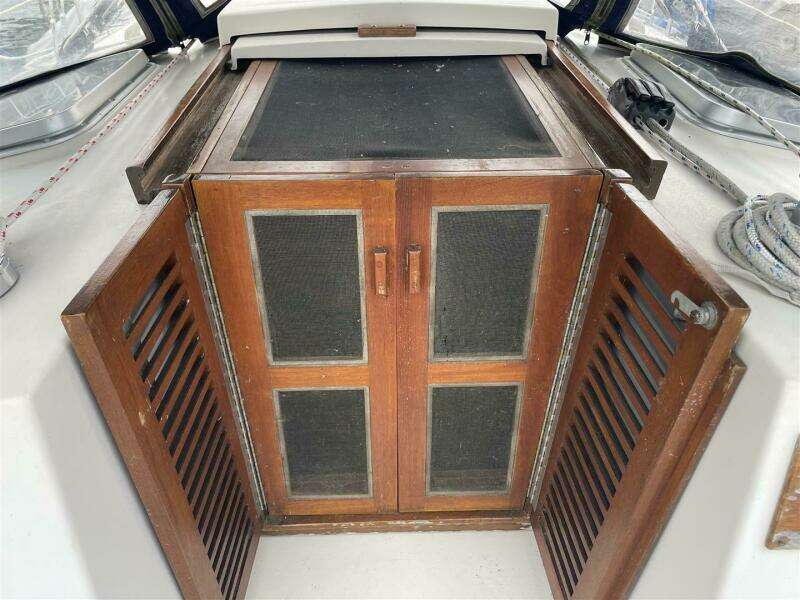 1989 Bayfield 36 Cutter