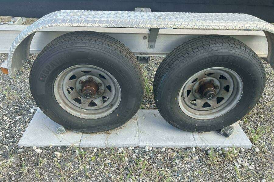 2011 Pursuit DC 265 Dual Console