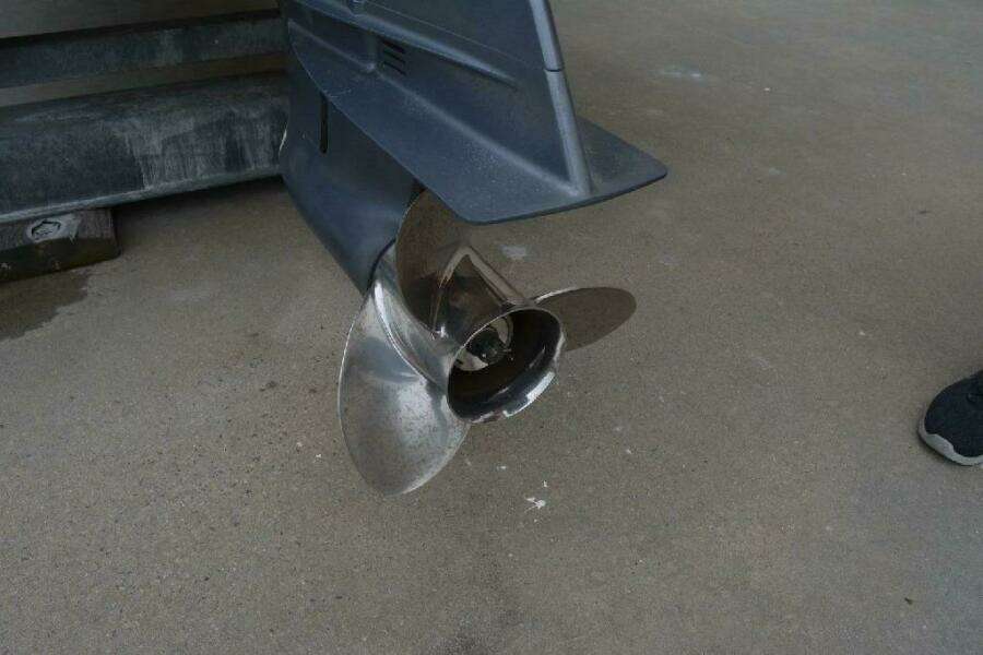 2011 Pursuit DC 265 Dual Console