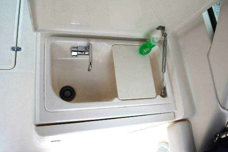 2011 Pursuit DC 265 Dual Console