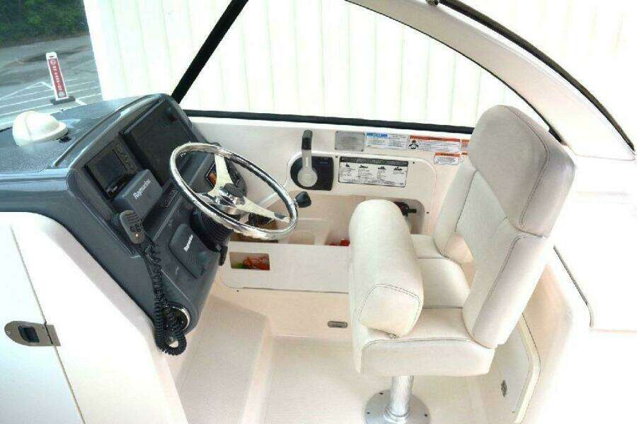 2011 Pursuit DC 265 Dual Console