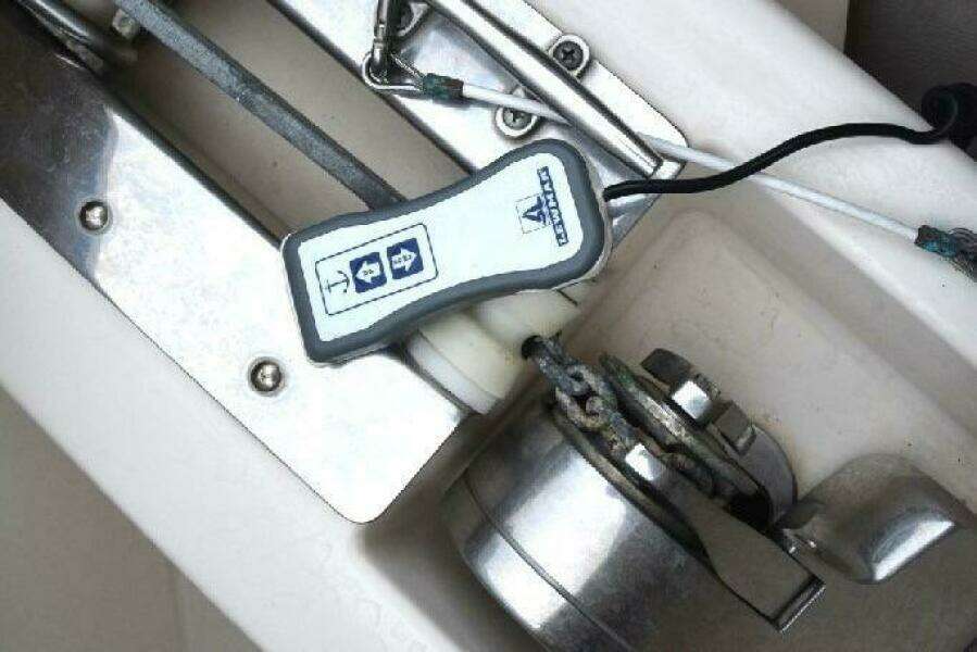 2011 Pursuit DC 265 Dual Console